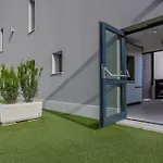 Grey House Апартаменты Бол