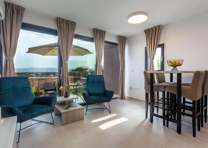 Grey House شقة بول