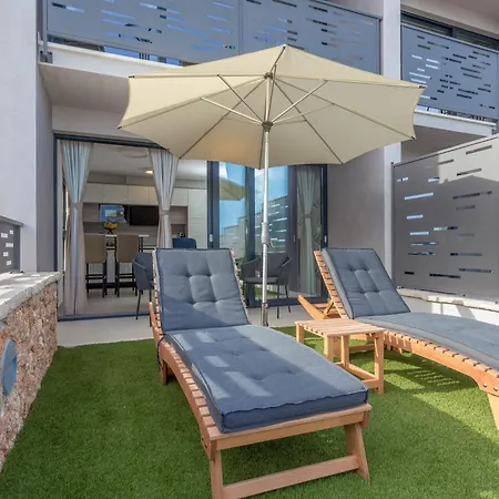 Grey House Apartman *