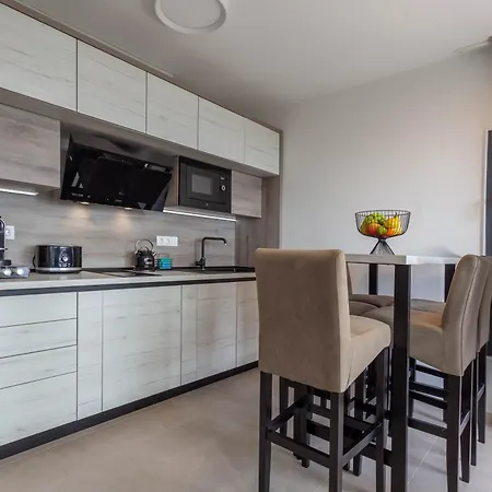 Grey House Apartman *