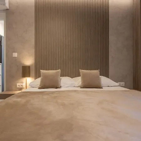 Grey House Apartman *